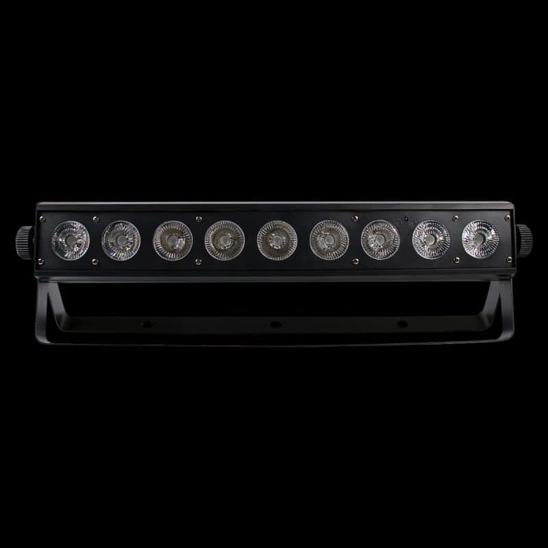 Barra LED a Batteria 9x18W in Prospettiva Frontale su Sfondo Nero